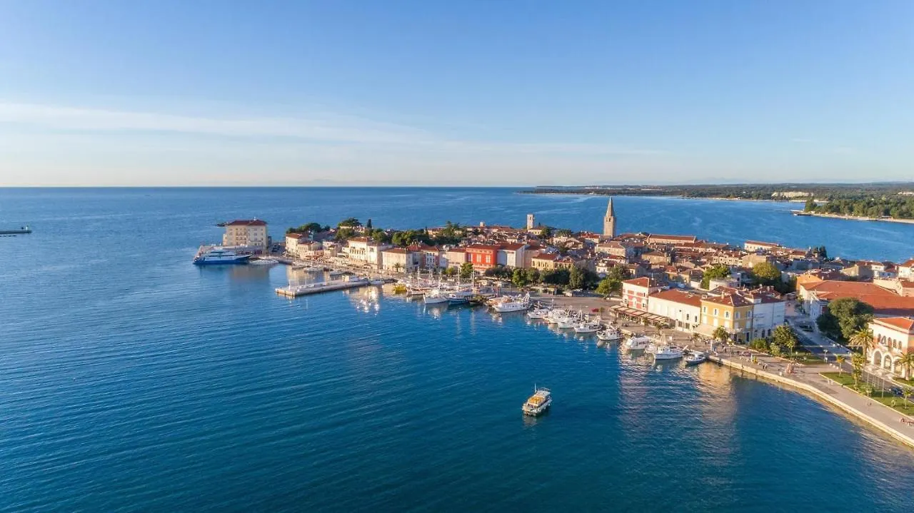 Apartment Dvori With Pool Kastelir 0*,  Croatia